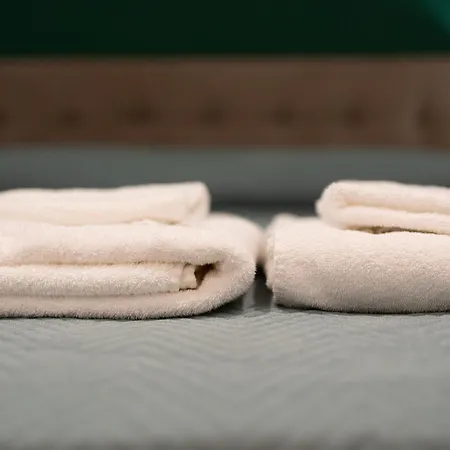 G&g Luxury בית הארחה